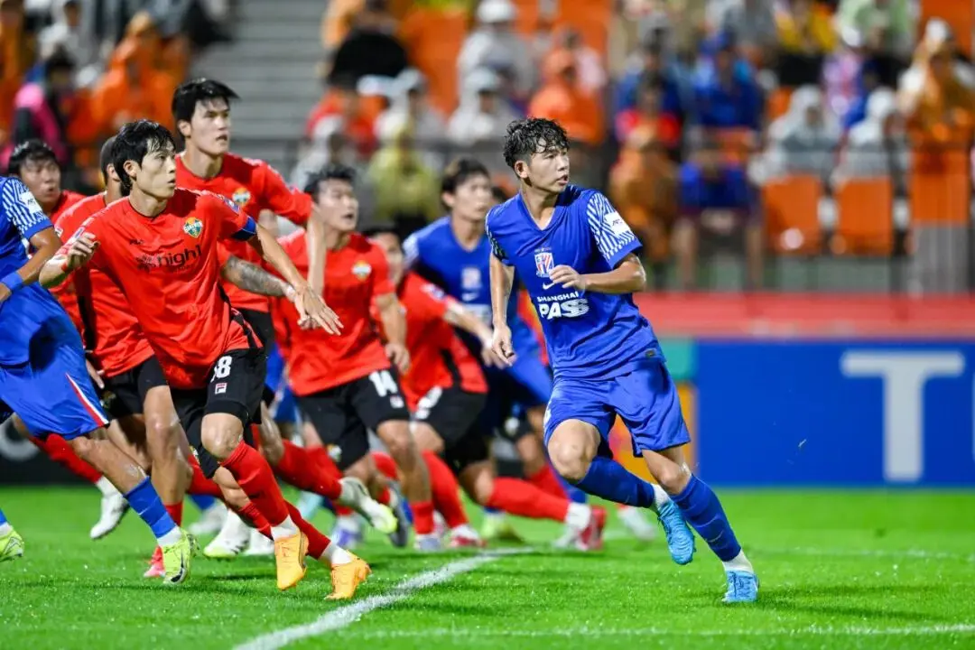 尽遣主力的, 职业联赛首 尽遣主力的, 职业联赛首