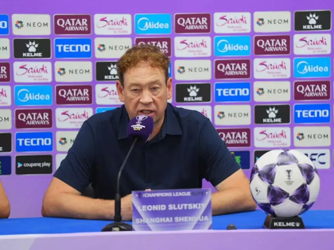 毕竟半场结, 主教练斯卢 毕竟半场结, 主教练斯卢