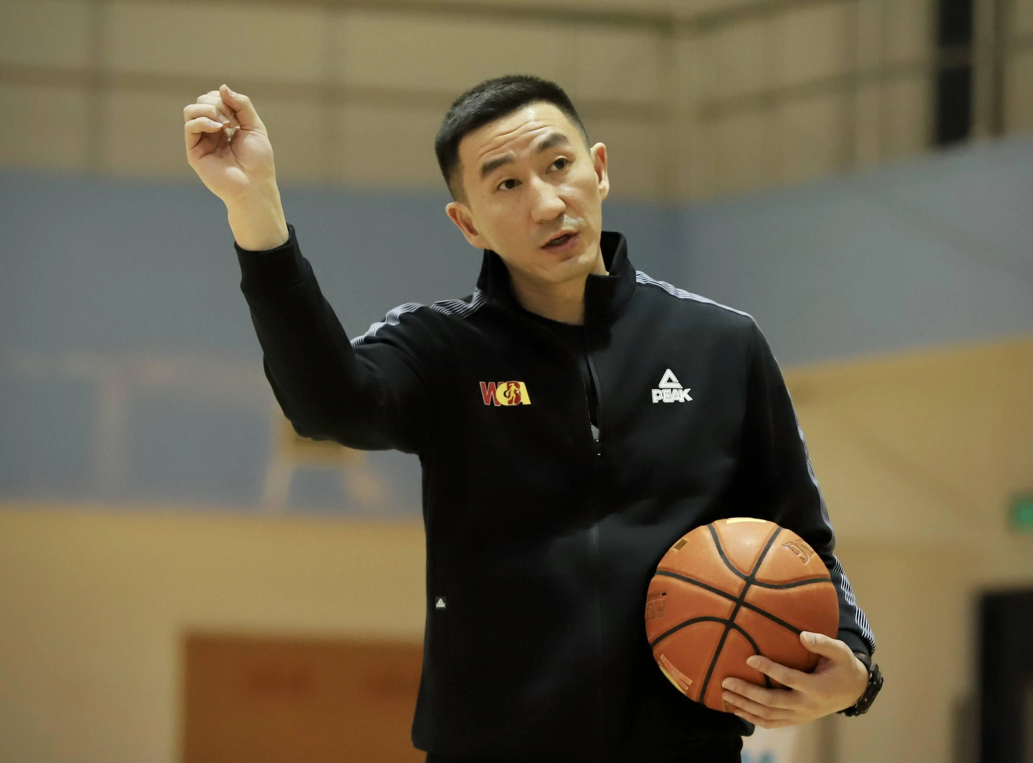 素质和意识, 篮王, 冲冠